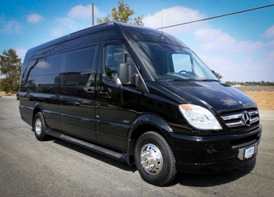 The 312 Limo - 14 Passenger Sprinter Limo https://www.the312limo.com/limo-bus/