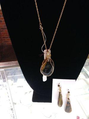 Wrapped necklace set
Artist Paula
$ 95.00