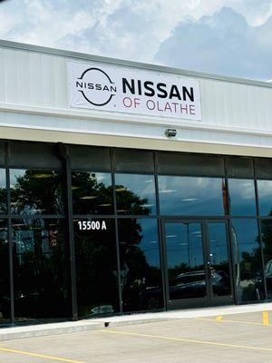 Nissan of Olathe