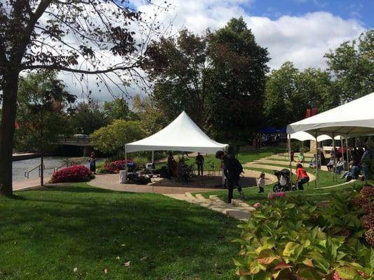 Riverwalk Fine Art Fair in Naperville includes live music.