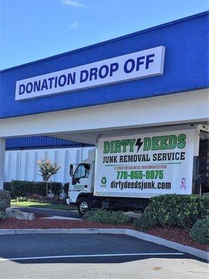 Dirty Deeds gives back to the community!