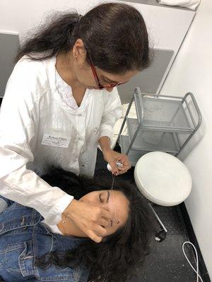 Threading eyebrows is the best way to shape them without causing damage to the hair follicles !