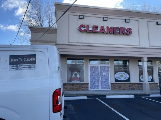 Black Tie Cleaners