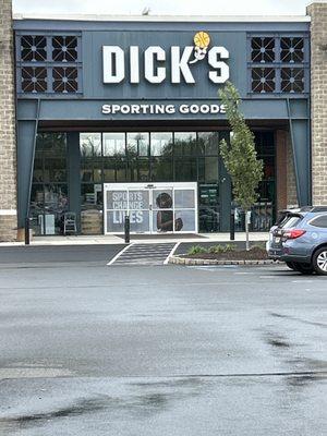 DICK'S Sporting Goods