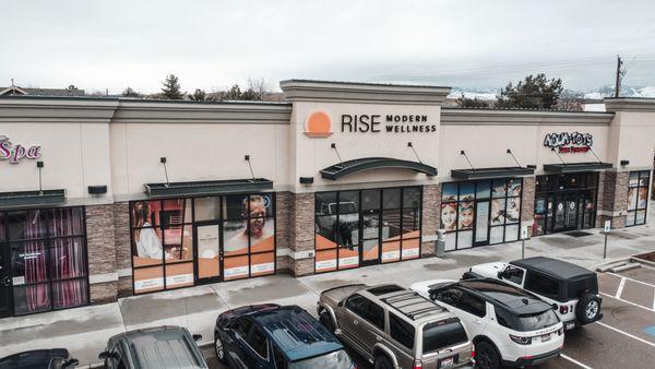 The entrance into RISE Modern Wellness In Eagle, ID.