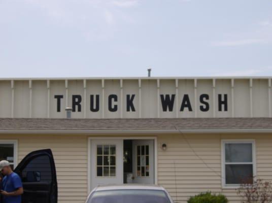 4 Seasons Truck Wash