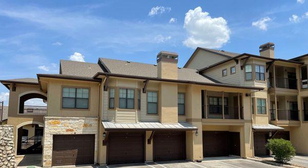 Vista Ridge Apartments in San Antonio, TX, offering 1, 2 and 3 bedroom apartments for rent in San Antonio