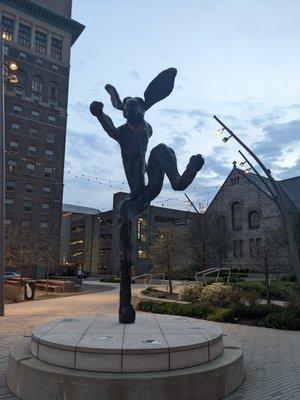 Nijinski Hare, Saint Louis