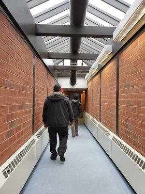 A sky walk between the different court buildings