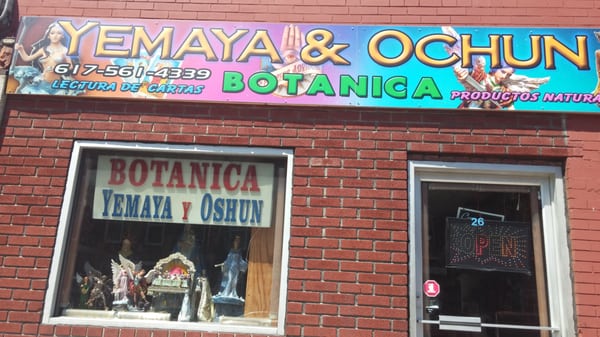 The front of Botanica Yemaya & Ochun