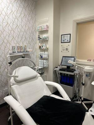 Brillo Body Face Skin Treatment room