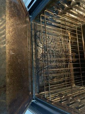 Before pics of someone's oven I cleaned! Customer paid me really good to clean this oven. Ty