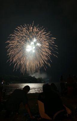 Fourth of July fireworks on the Havestraw side