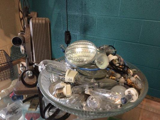 I've always wondered what to do with old light bulbs. Duh.... put them in a bowl so people can enjoy them.