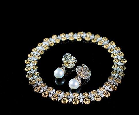 !8k diamond necklace and earrings with south sea pearls