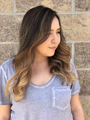 A mix of baby-lights and balayage to bring a bit of brightness for the summer!