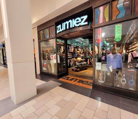 Zumiez