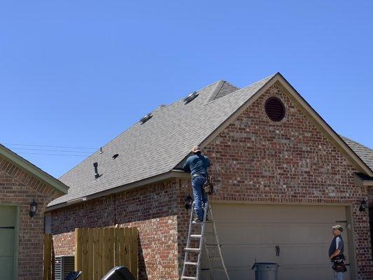 Another beautiful Malarkey Vista shingle in the color Weather Wood.