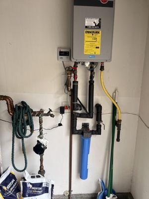 Tankless water heater install with inline filter