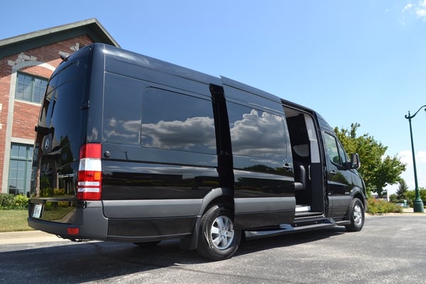 13 Passenger Mercedes Sprinter Limo Coach Exterior