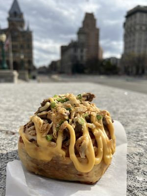 THE STEAK AND CHEESE BUN