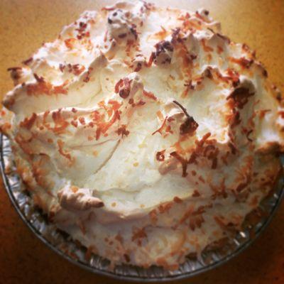 Wow.....This coconut cream pie looks heavenly!