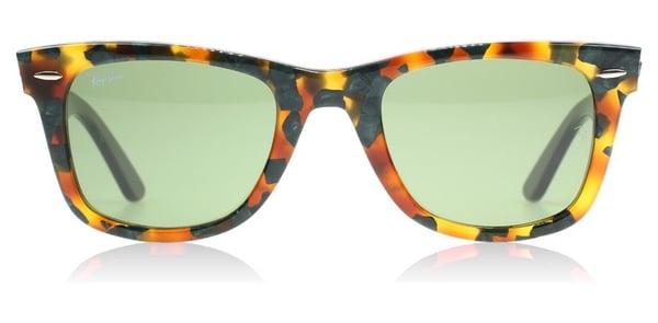 Classic Wayfarer by Ray Ban