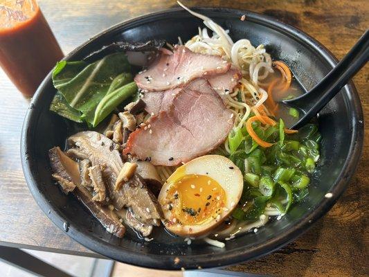 Tonkotsu ramen with pork