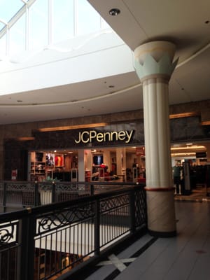 Marlborough JC Penney Store -- Solomon Pond Mall : 573 Donald Lynch Boulevard, Marlborough                Mall Entrance