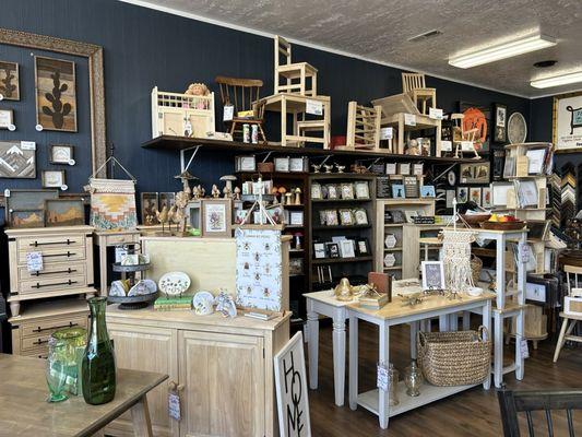 Four Sisters Furniture & Custom Framing