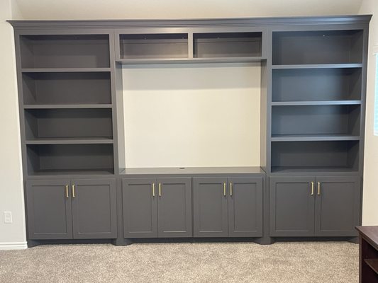 Entertainment Center
Custom Cabinets & Painting
Arlington Tx.