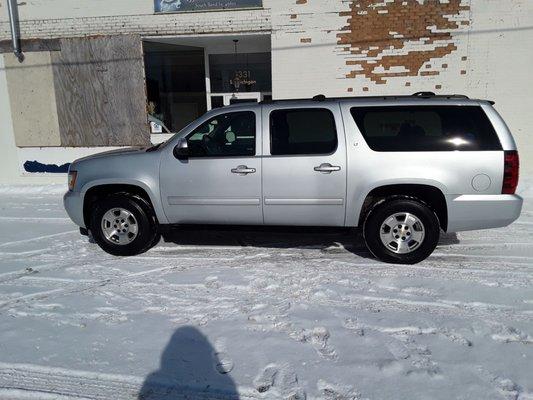 2013 suburban $14900