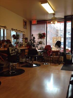 Henrietta salon