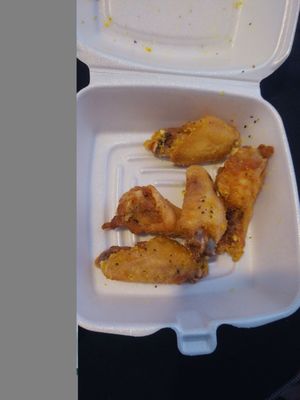 These are the most disappointing wings I've ever seen. These wings barely got any meat on them.