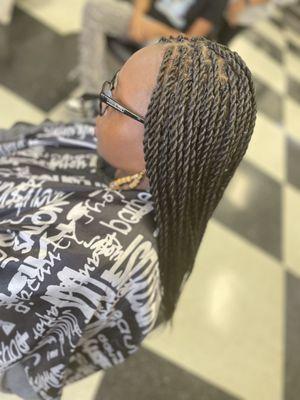 Medium Senegalese twists