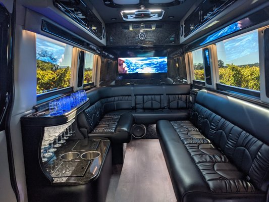 Limo Sprinter Master Wine Tours