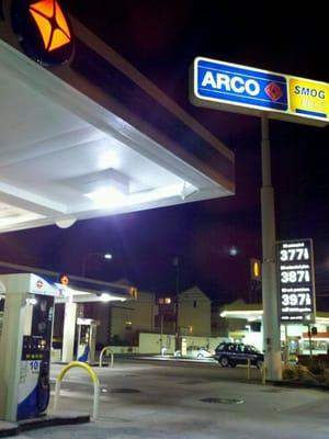 Arco Gas Station on Alameda in Burbank, CA