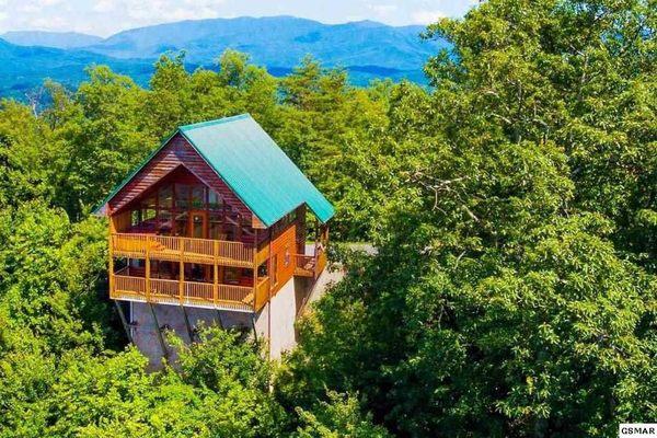 Spacious log Cabin