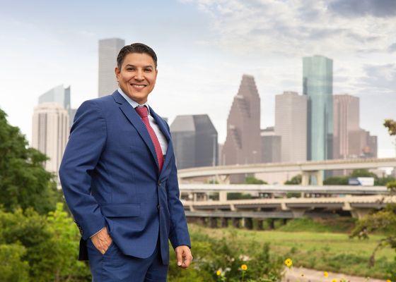 Attorney Ruiz is available 24/7, just call (210) 535-5144!