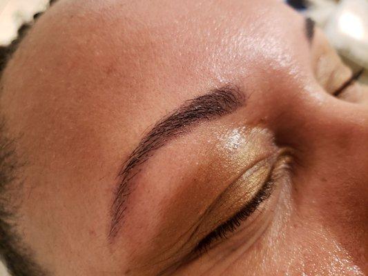 Eye brow tint