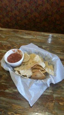 Chips and salsa (on the hot side but not too hot)