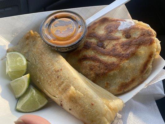 Tamal de pollo & gordita de asada