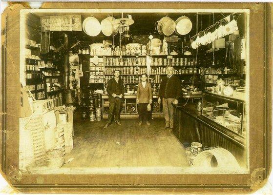 1917
 A.L. Strasser on the Right.
 Harold Strasser in the Middle.