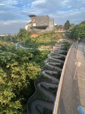 Zigzag walkway with Hunter Art Museum is the background, which lies on a cliff over the TN River.