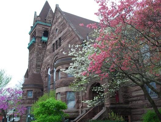 You can find First Presbyterian Church at the corner of Kirkwood Blvd. & Iowa Streets, located in the heart of the city of Davenport, Iowa