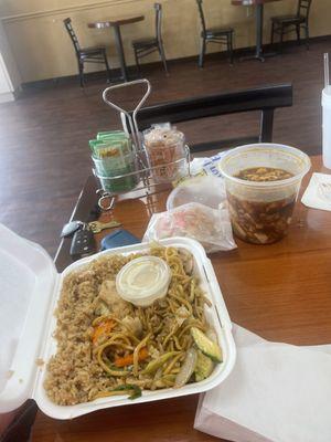 L9chicken Lo Mein Lunch Special fried rice S2. Hot and Sour Soup