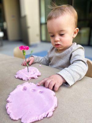 Baby and Me Classes at the Erika J. Glazer Early Childhood Center. Explore art and sensory play.