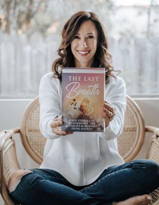 Kelly with Amazon bestseller, The Last Breath.