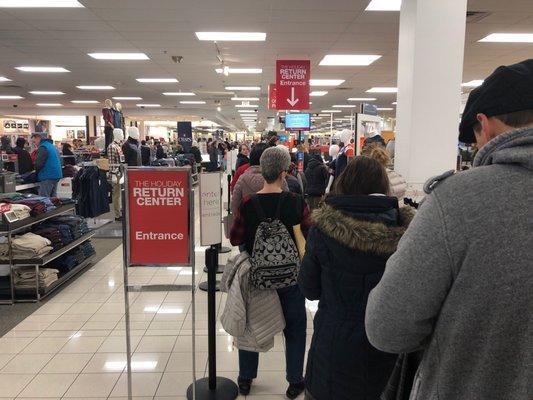 Return line at Kohl's ahead of New Years