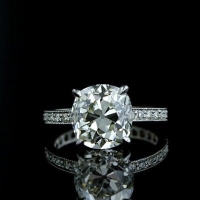 Cushion cut diamond is HOT!